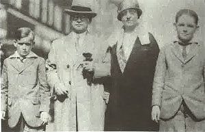 Magazine_Metadiplomat_Donovan_Familyc1922